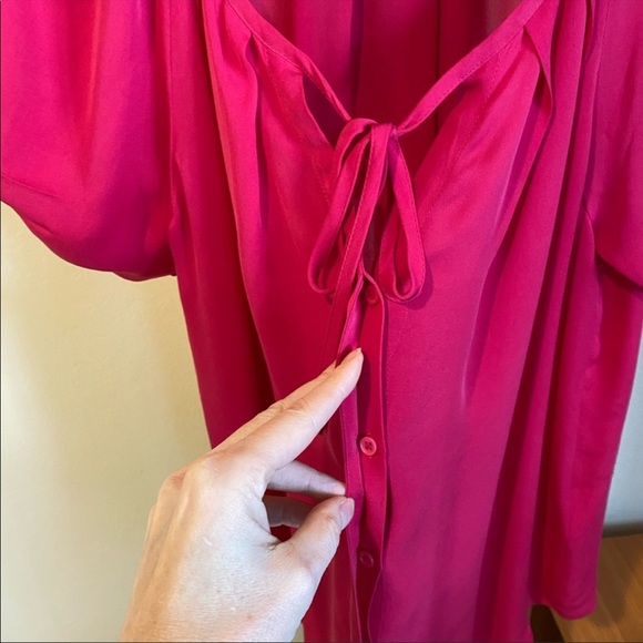 EUC JOIE 100% silk fuchsia blouse size Small - Picture 8 of 10